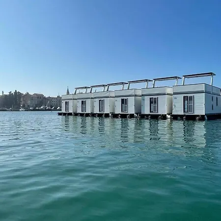 Botel Rooftop Houseboat With Sea Panorama 3*